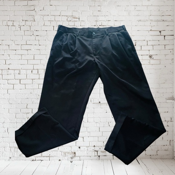 Mens Van Heusen Black Pleated Cuffed Polyester Dress Pants 38x 30 - Picture 2 of 7